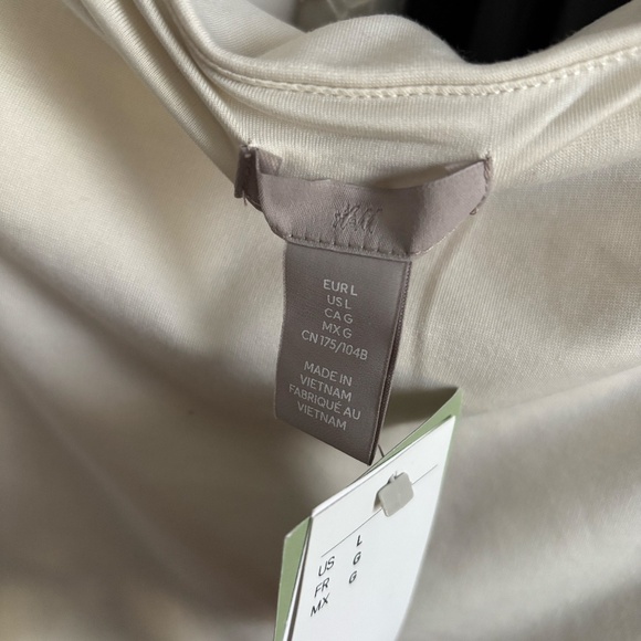 H&M Cream Off the Shoulder Top Size L - Picture 6 of 7